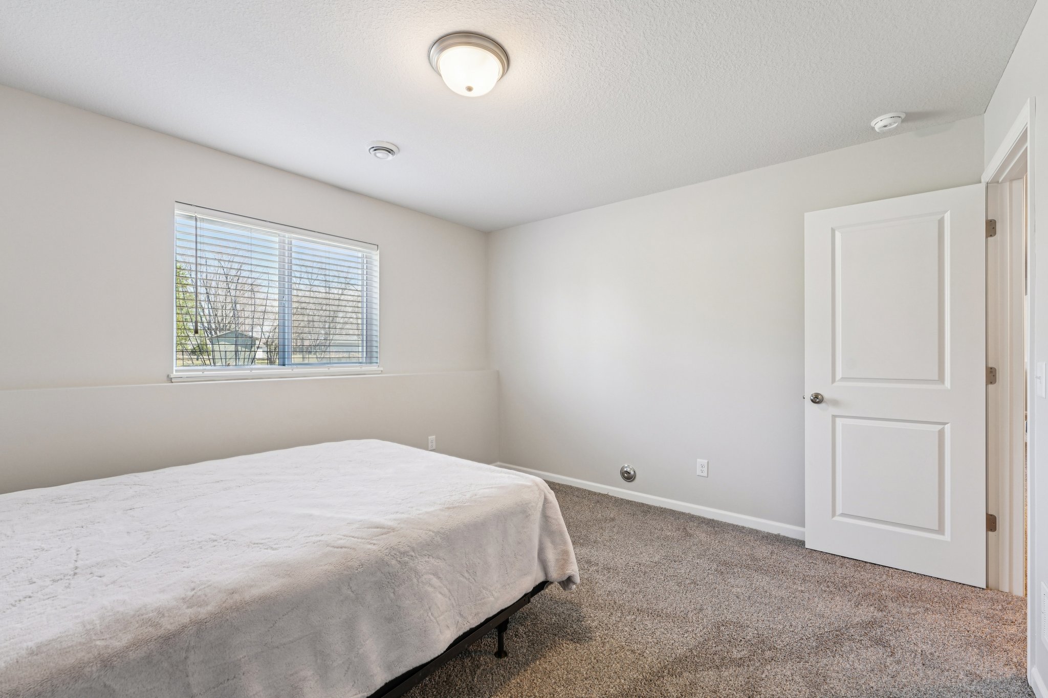 9th Avenue Ct-S0104-039.jpg