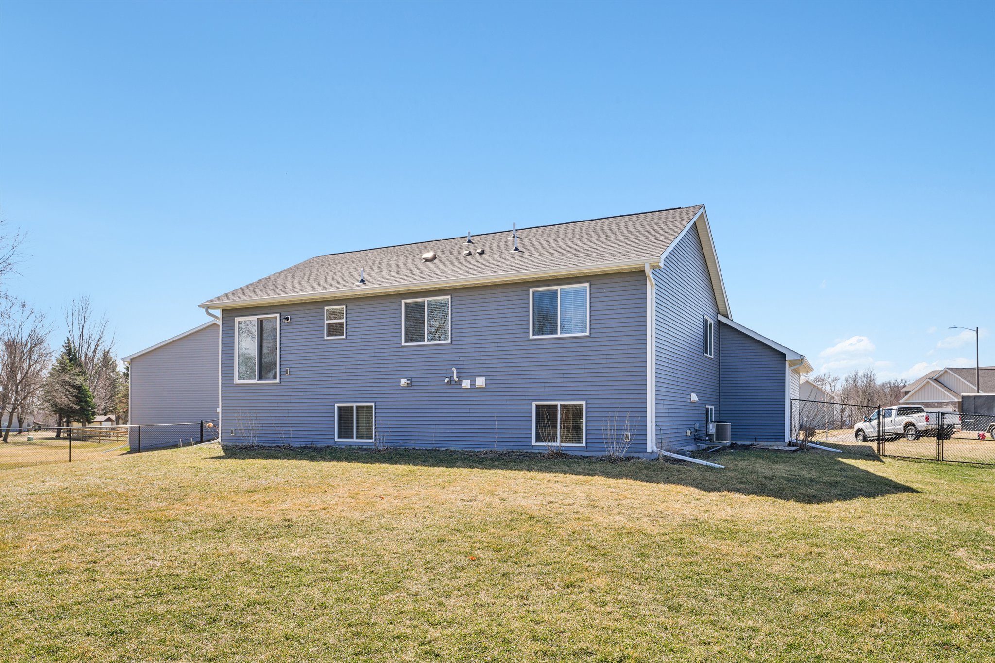 9th Avenue Ct-S0104-045.jpg