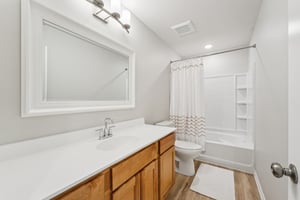 9th Avenue Ct-S0104-040.jpg