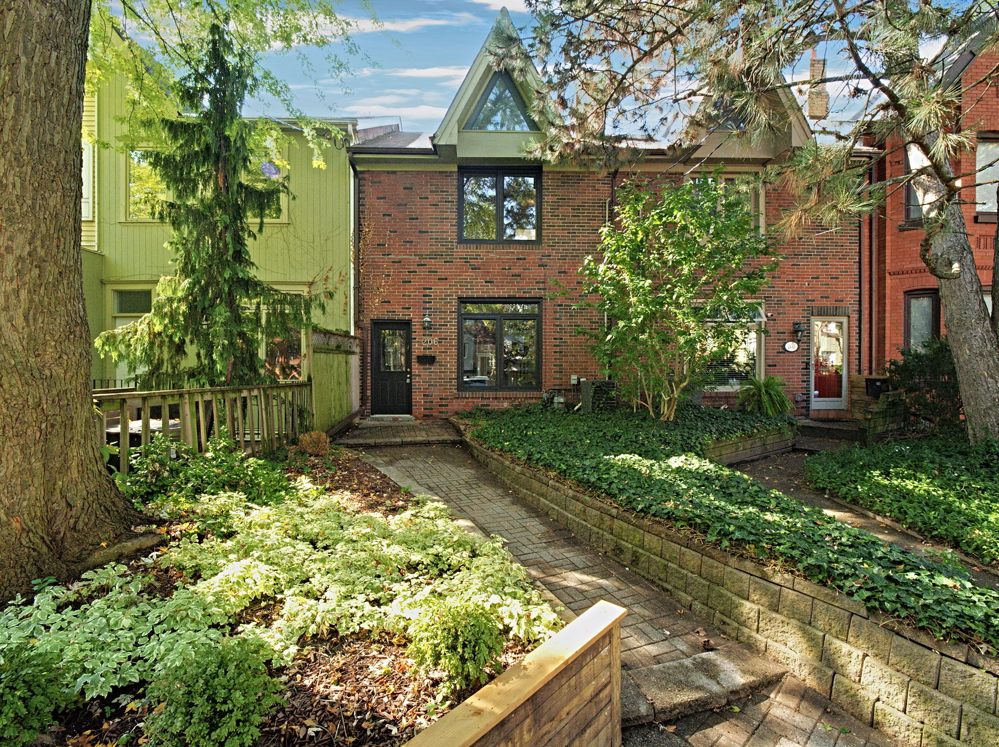 206 Berkeley St Toronto, ON M5A 2X4