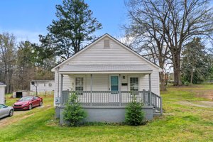 206 E College St, Franklinton, NC 27525, USA Photo 9