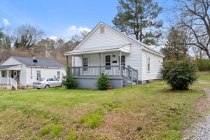 206 E College St, Franklinton, NC 27525, USA Photo 7
