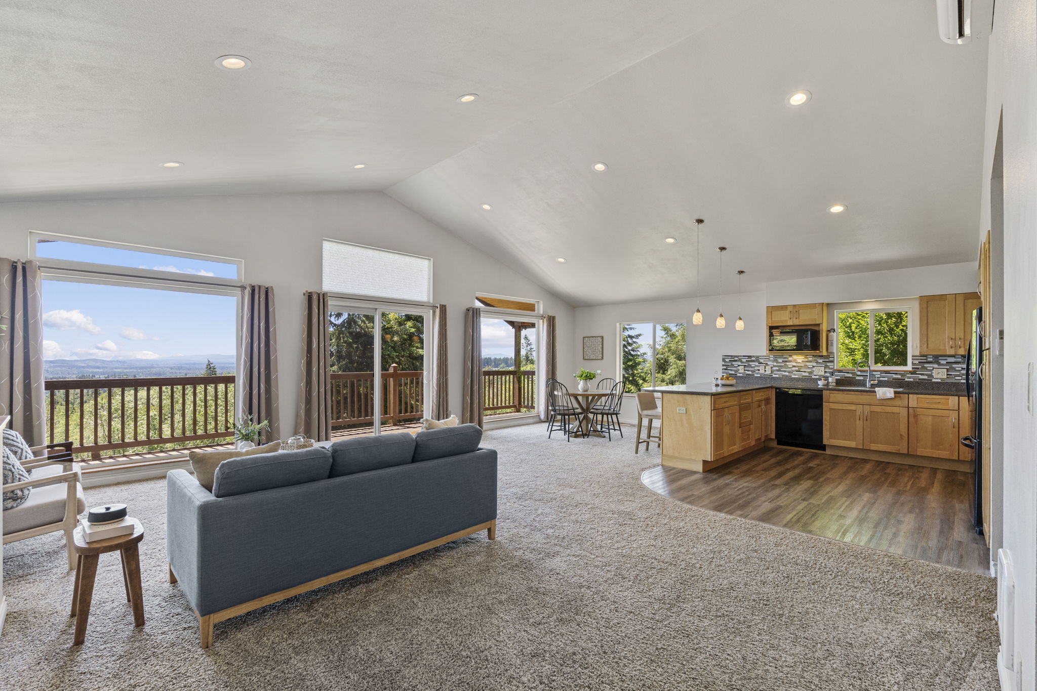 Living/Dining Room