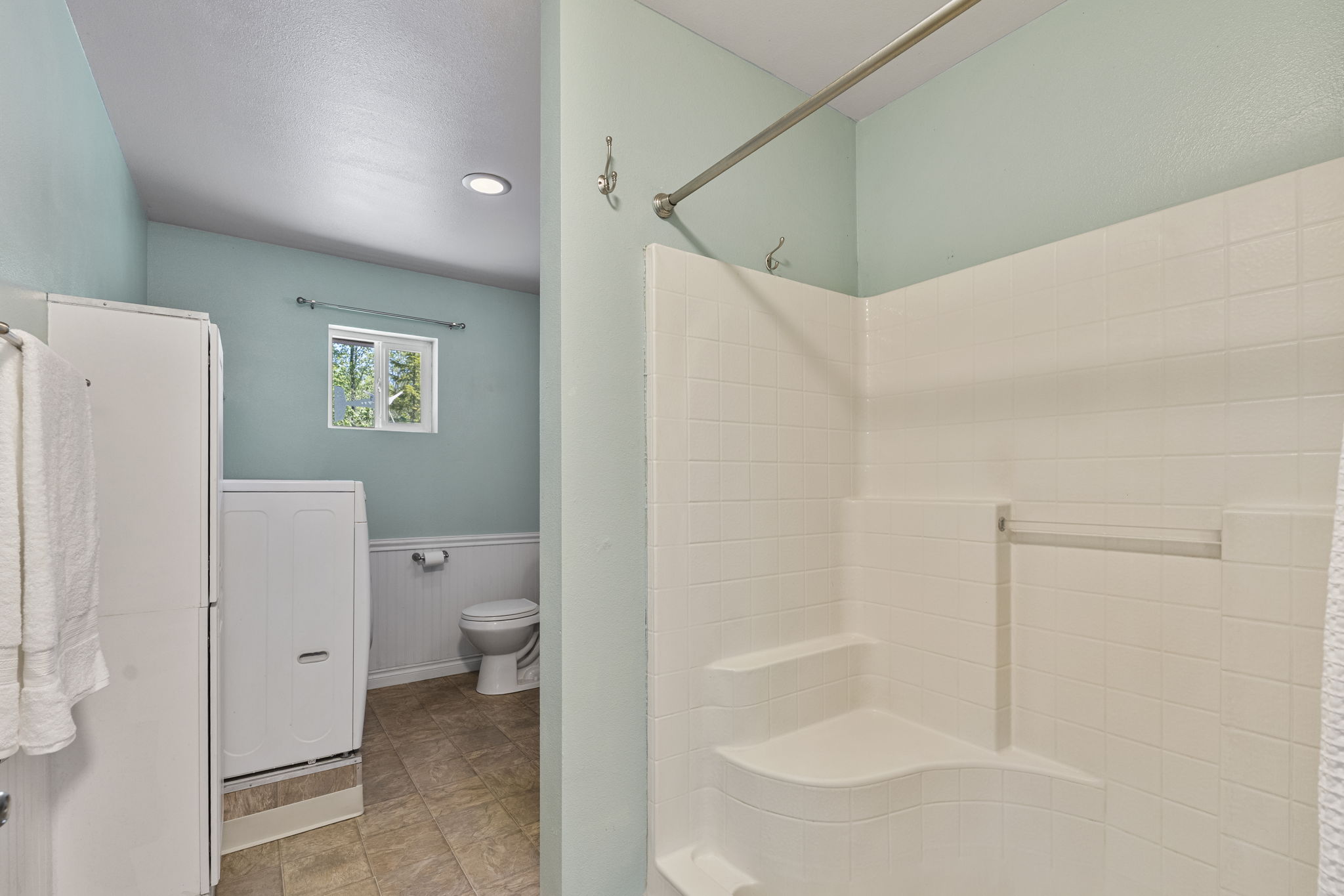 Double shower in hall bath