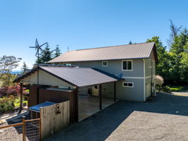 with dog kennel