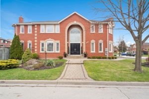 206 Mossbrook Square