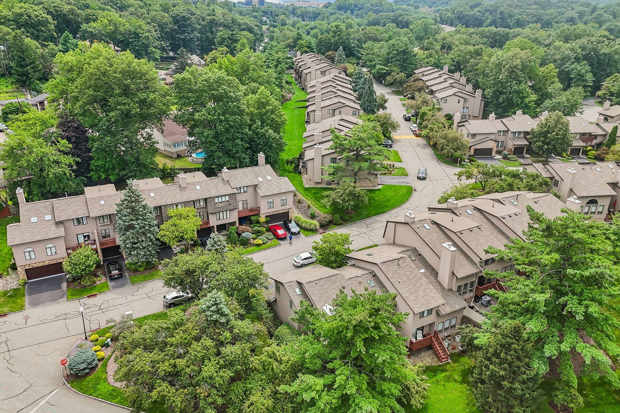 Woodland Dr 58-S1108-064.jpg
