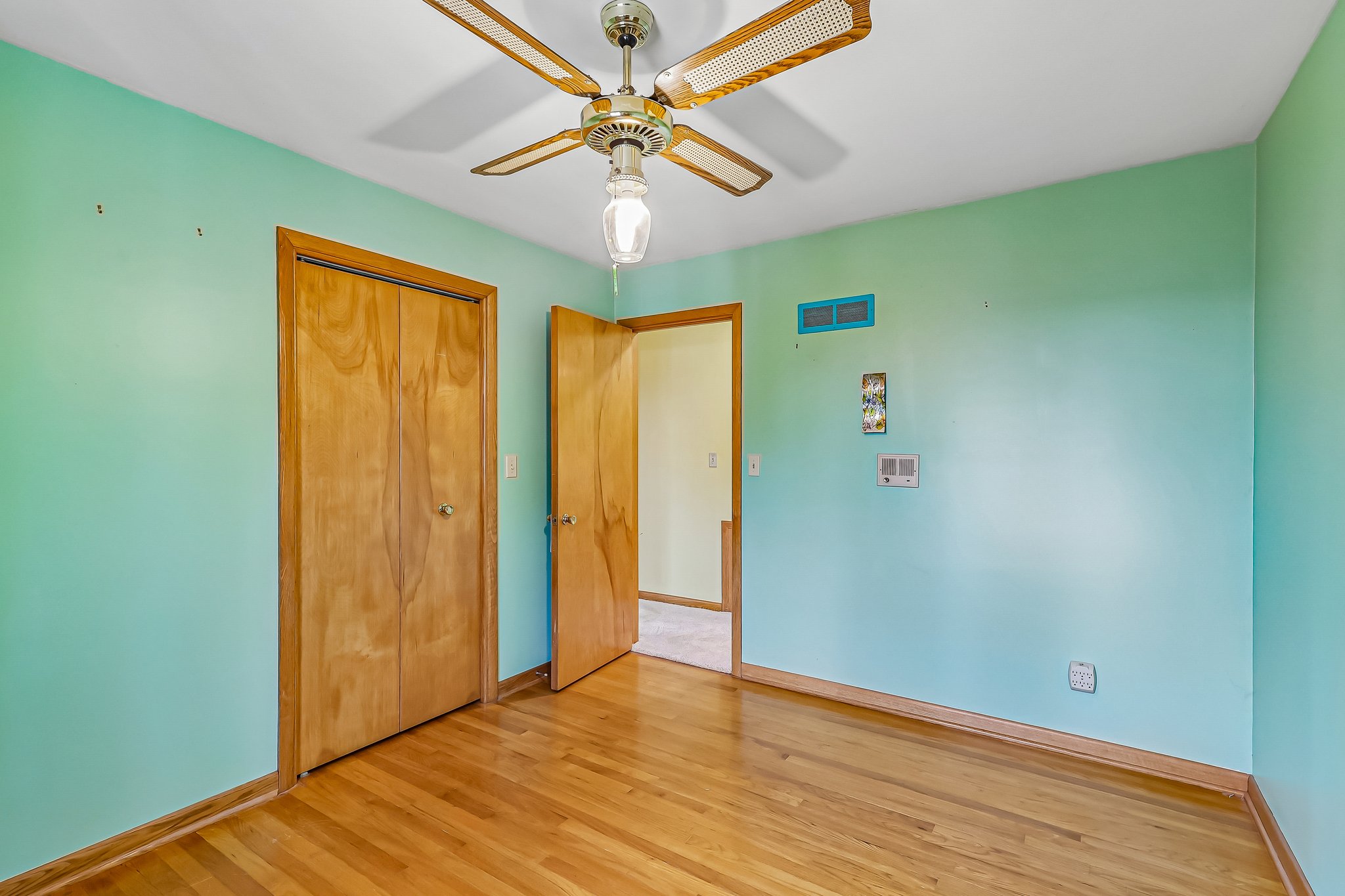 6th St SW-S2204-021.jpg