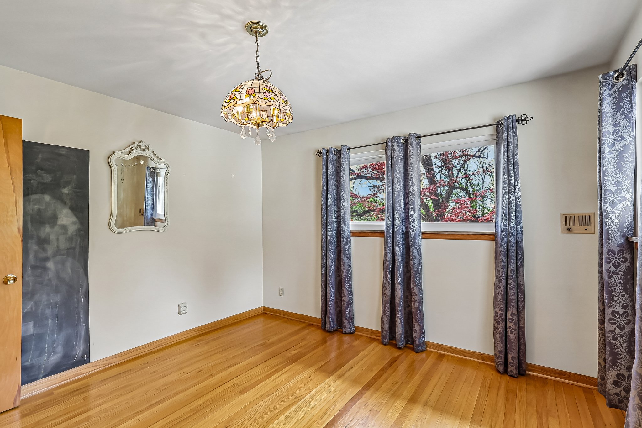 6th St SW-S2204-030.jpg