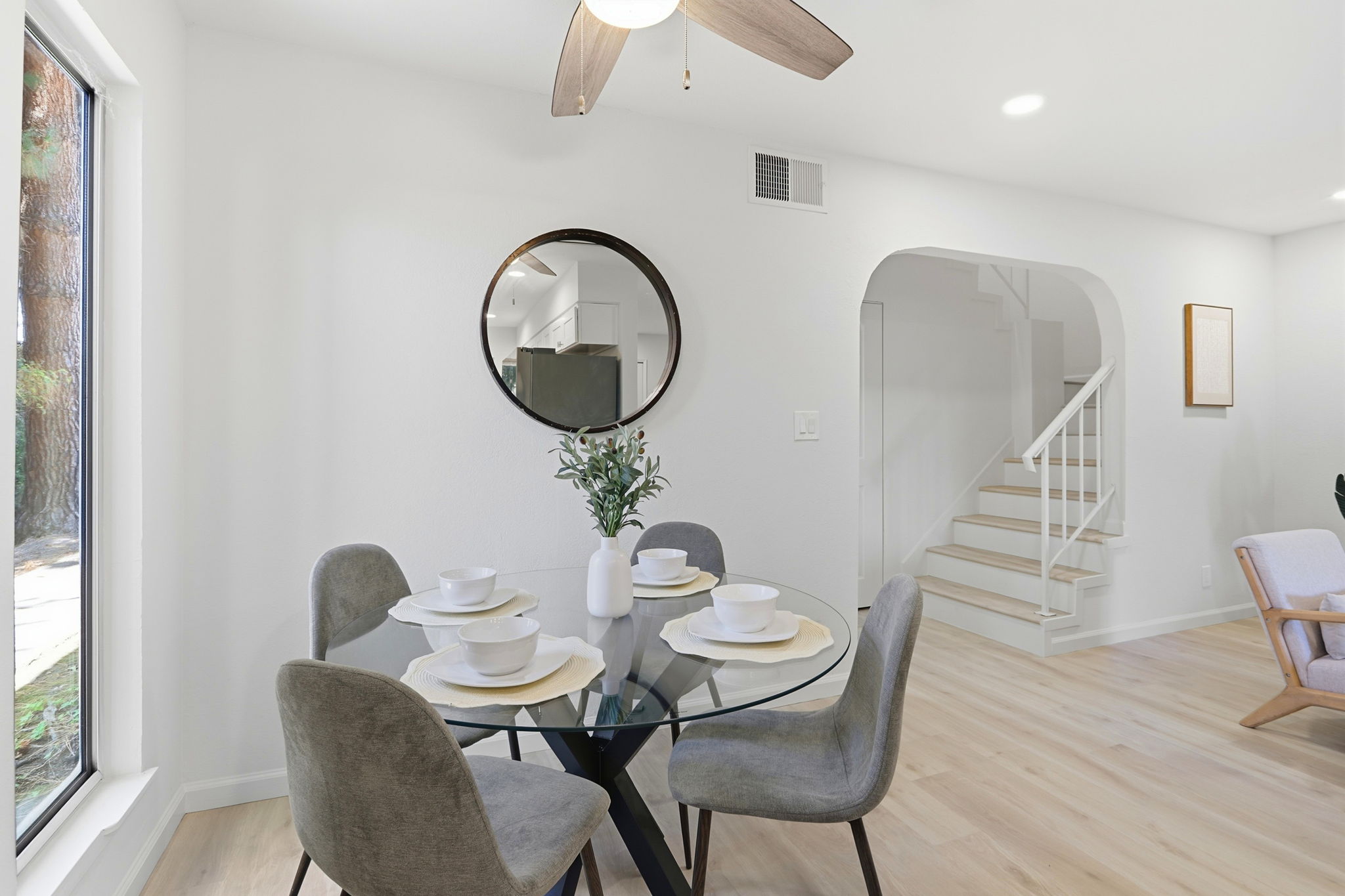 014_F8_2060 Briscoe Terrace