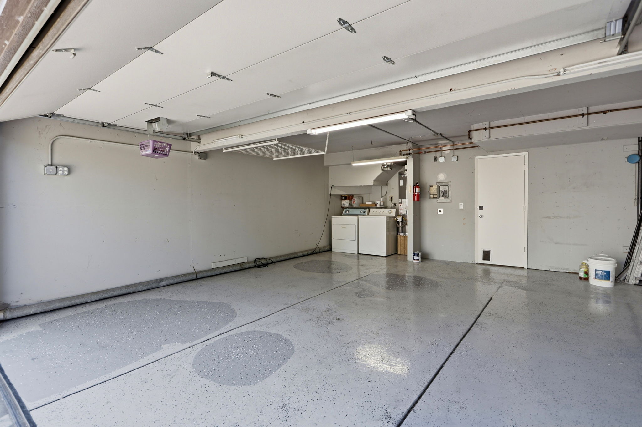 024_F8_2060 Briscoe Terrace