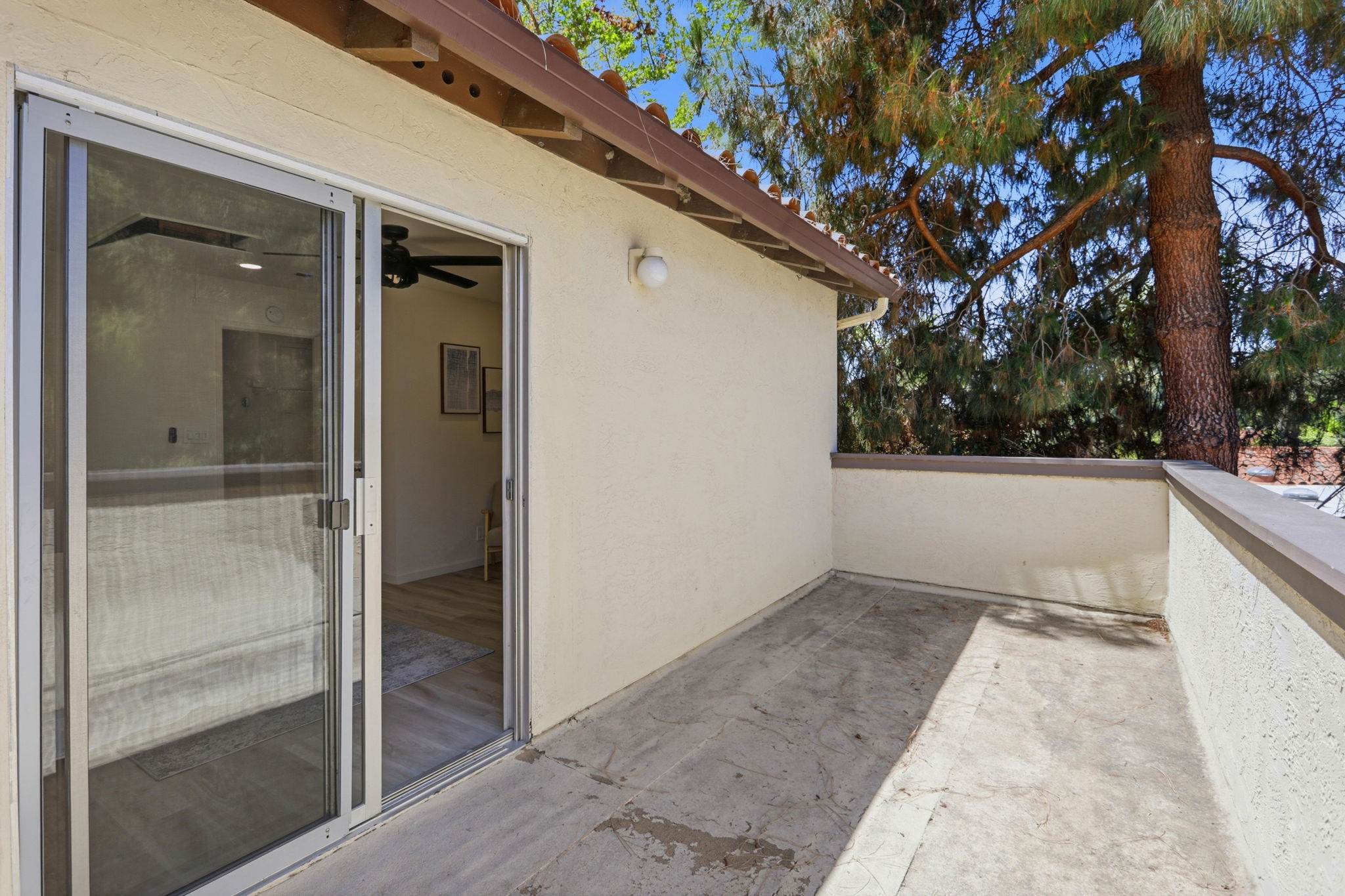 026_F8_2060 Briscoe Terrace