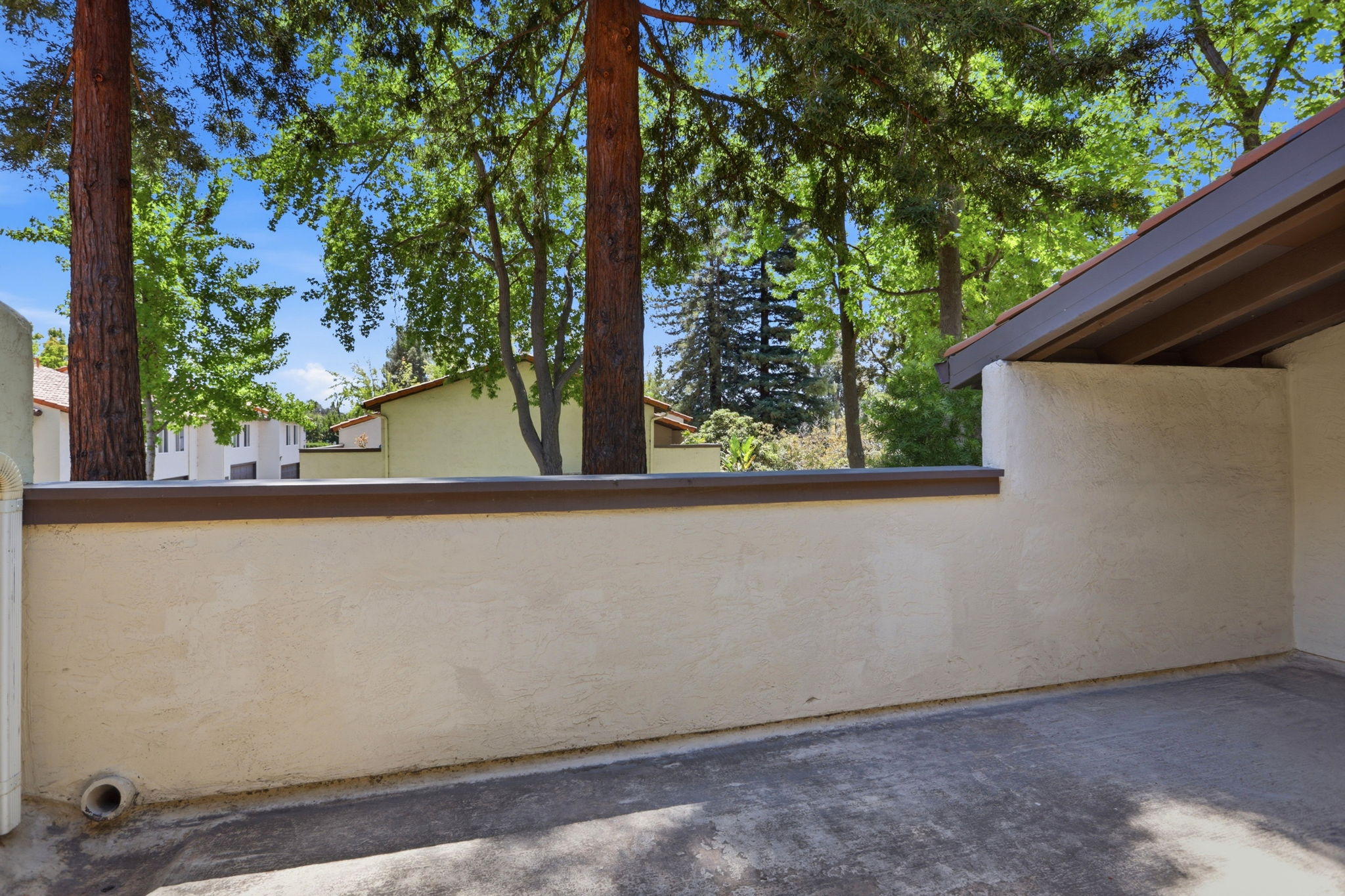 027_F8_2060 Briscoe Terrace