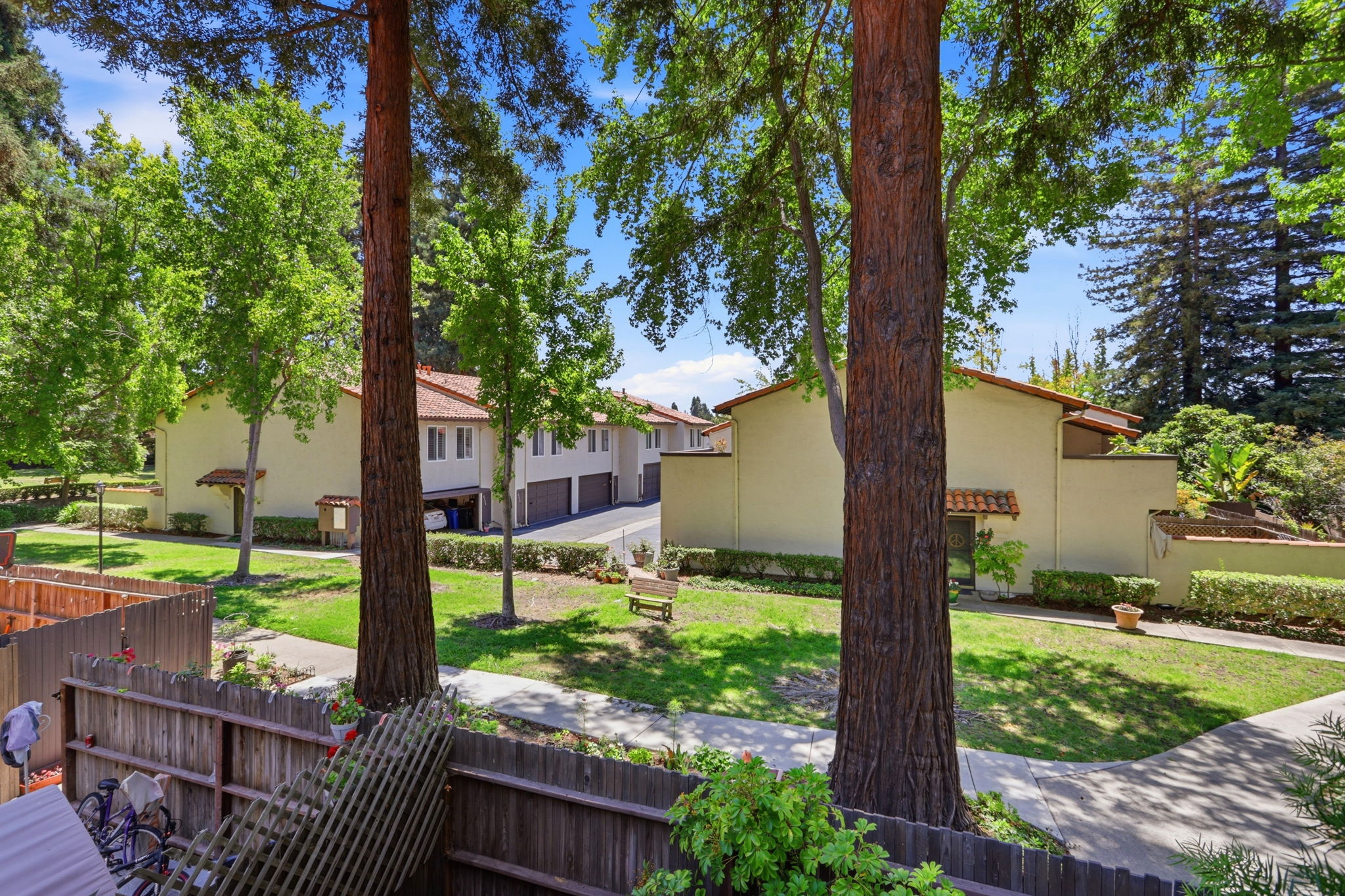 029_F8_2060 Briscoe Terrace