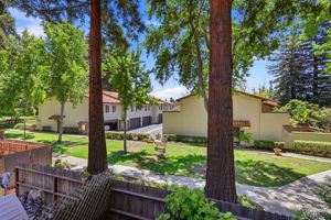 029_F8_2060 Briscoe Terrace