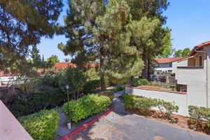 030_F8_2060 Briscoe Terrace