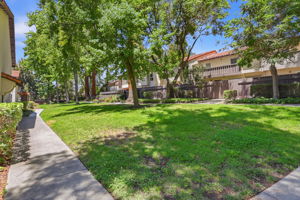 031_F8_2060 Briscoe Terrace