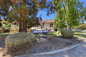 034_F8_2060 Briscoe Terrace