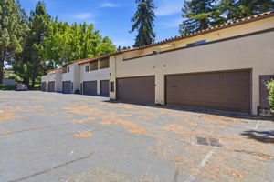 038_F8_2060 Briscoe Terrace