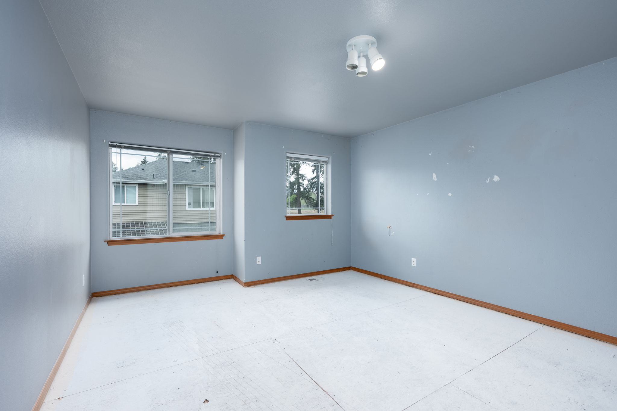 2060574thAveE,Spanaway,WA98387-27