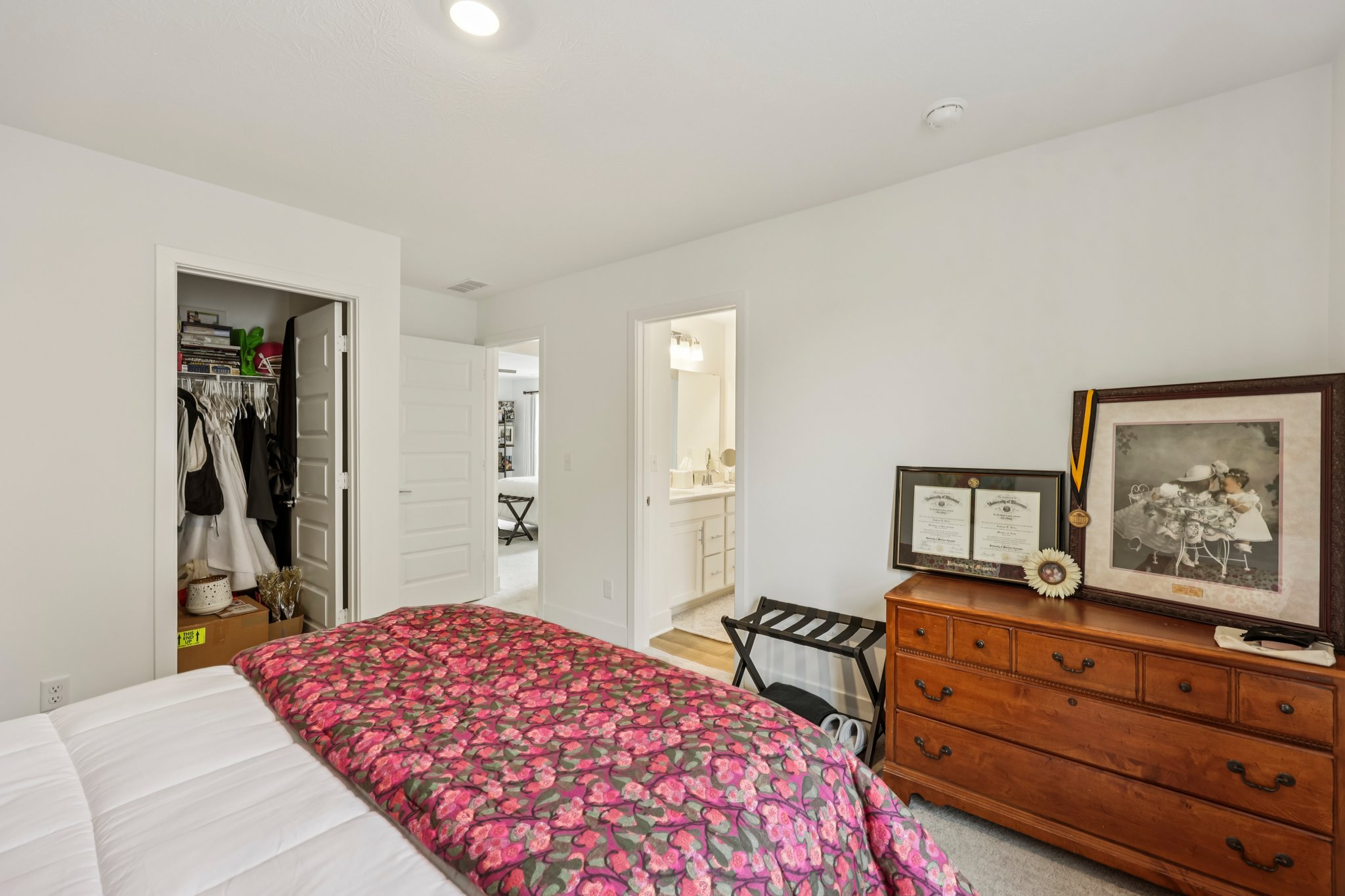 W 171st St-S2208-031.jpg