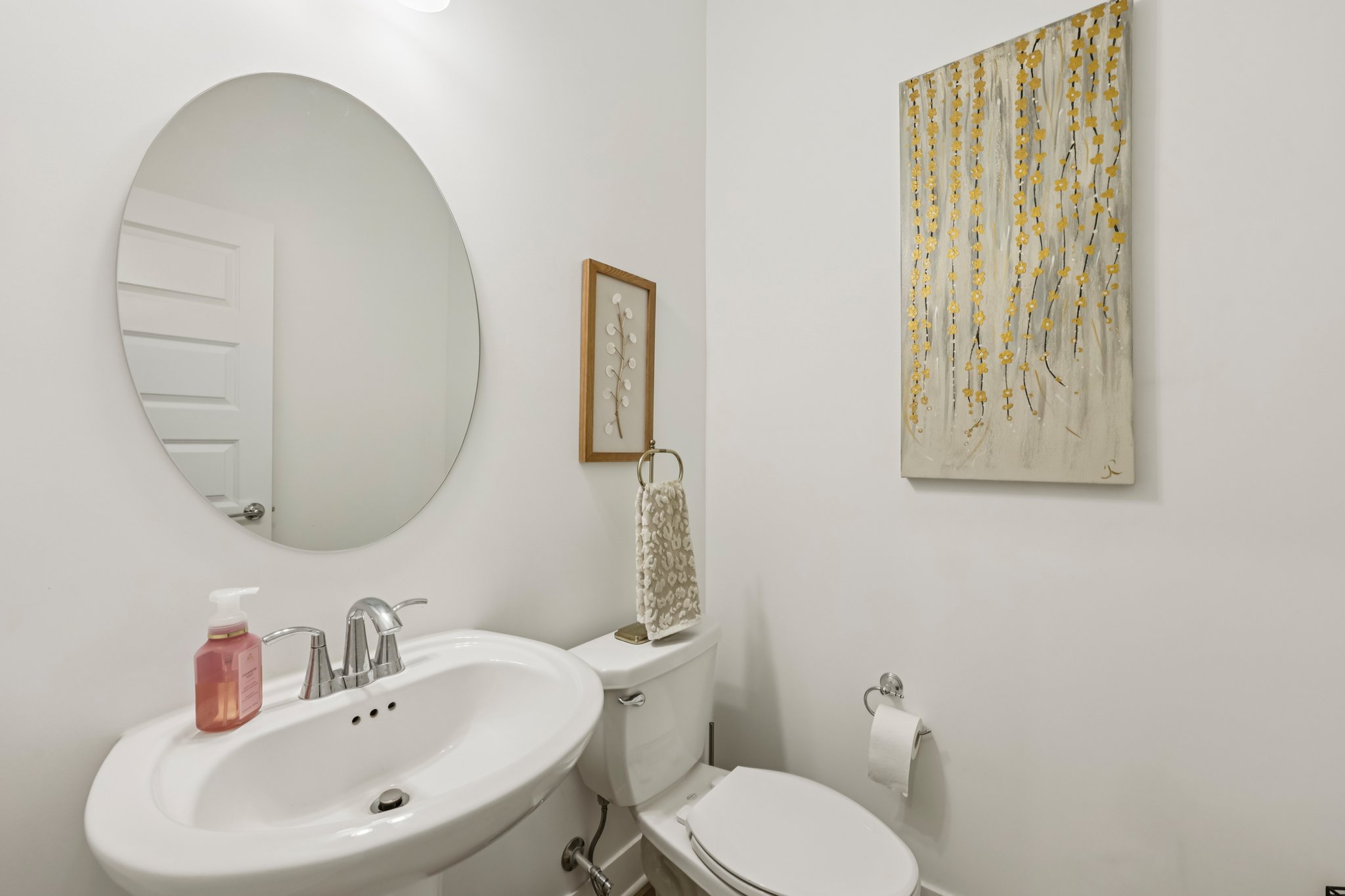 W 171st St-S2208-049.jpg