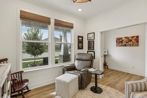 W 171st St-S2208-039.jpg