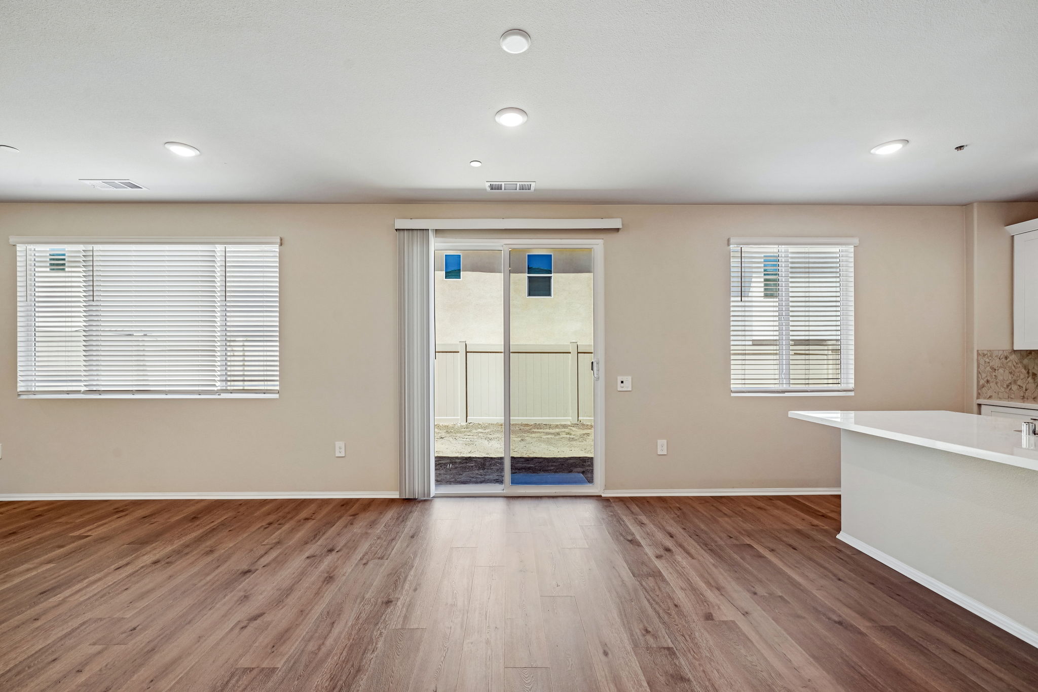 SoCal - Alder at Live Oak - 2063 Grapefruit St Redlands CA 92374 - 007