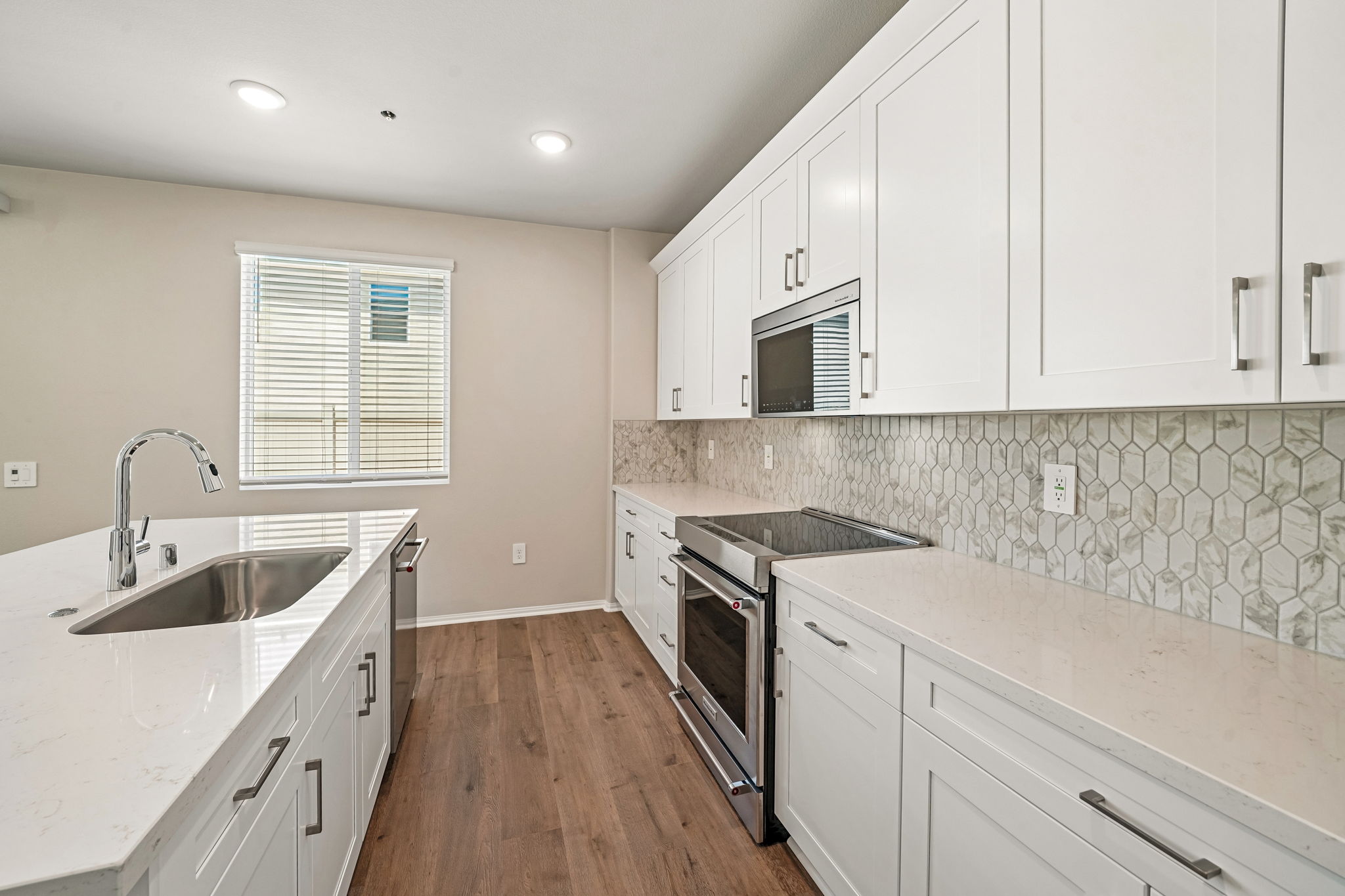 SoCal - Alder at Live Oak - 2063 Grapefruit St Redlands CA 92374 - 012