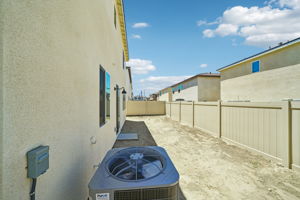 SoCal - Alder at Live Oak - 2063 Grapefruit St Redlands CA 92374 - 050