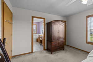  Photo 36