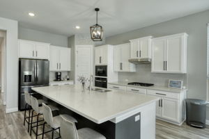 Kitchen/Breakfast Bar