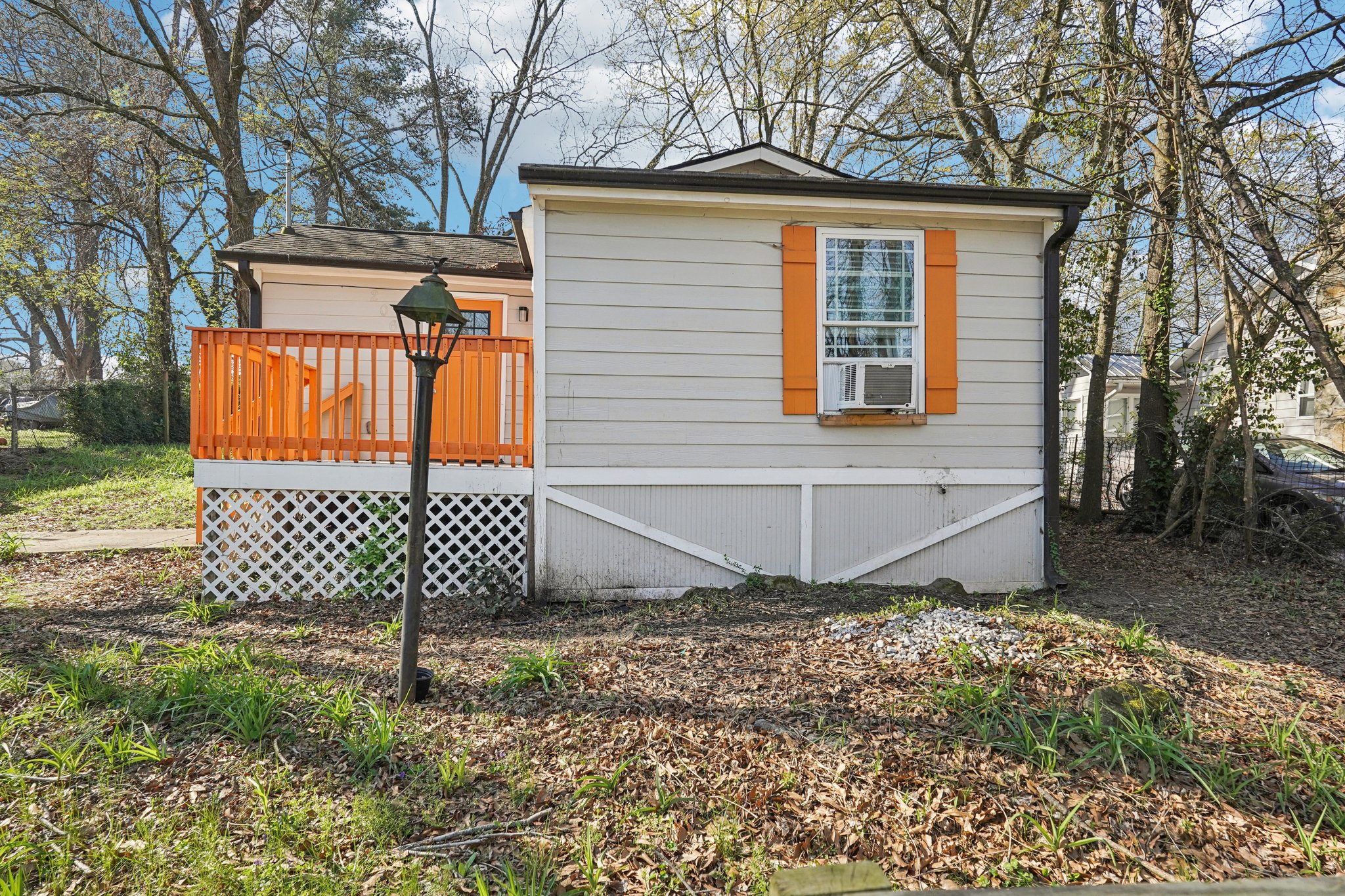 Morehouse Dr NW-L2103-002.jpg