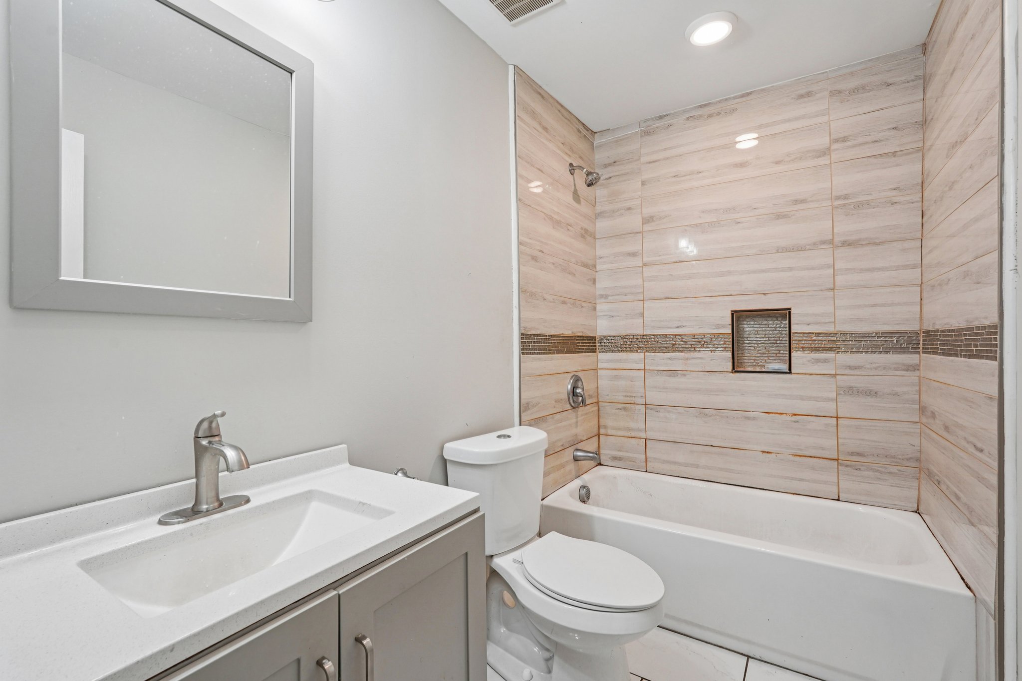 Morehouse Dr NW-L2103-023.jpg