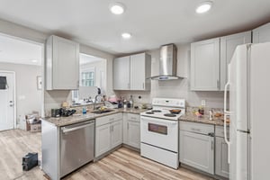 Morehouse Dr NW-L2103-010.jpg