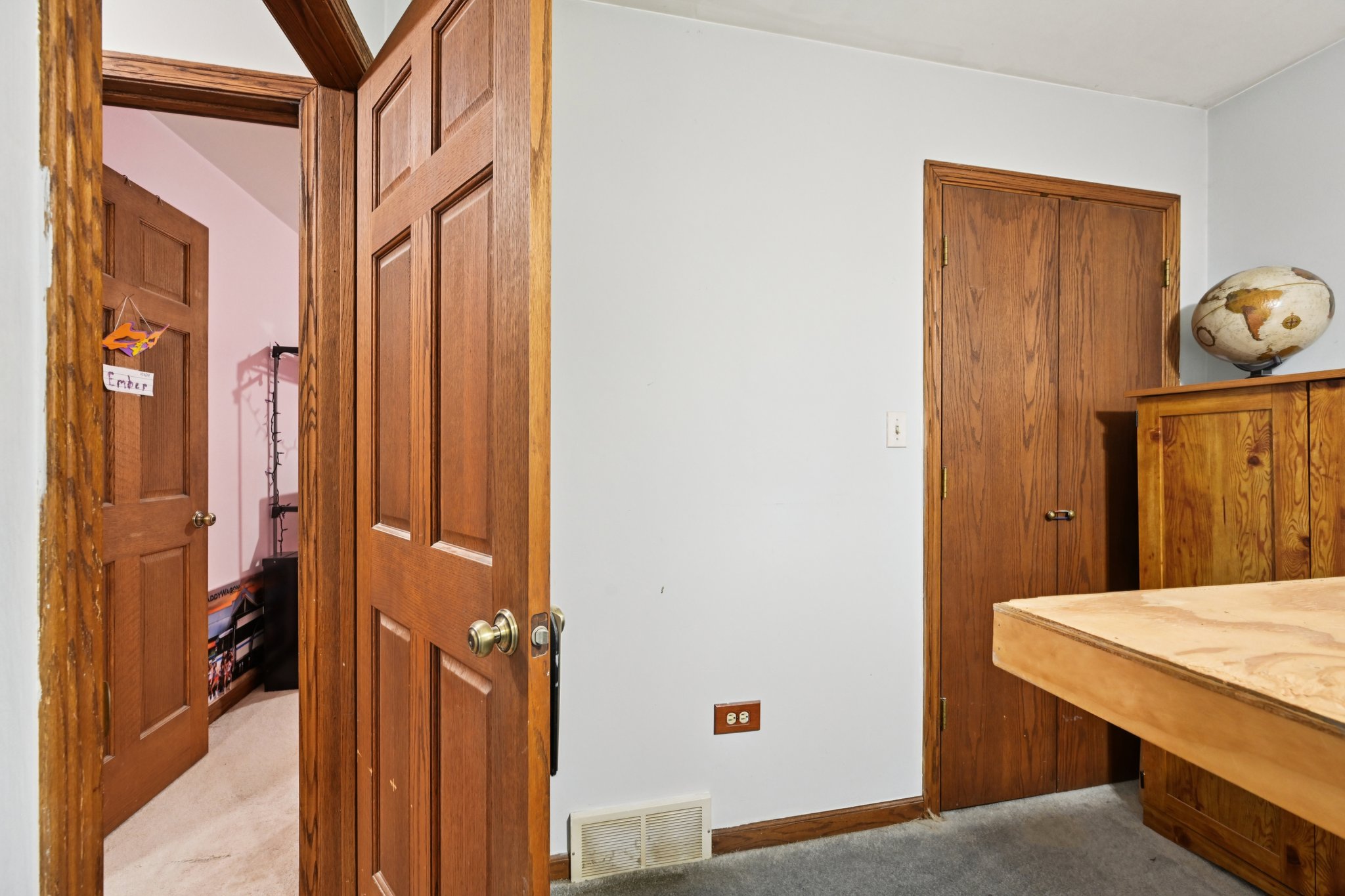 Ridgeview Dr-S0210-024.jpg