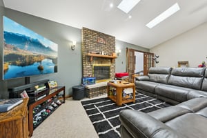 Ridgeview Dr-S0210-011.jpg
