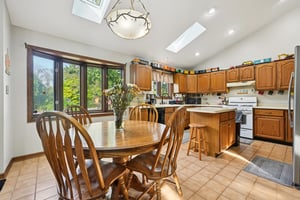 Ridgeview Dr-S0210-013.jpg