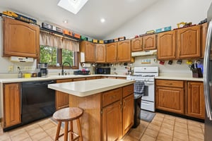 Ridgeview Dr-S0210-016.jpg