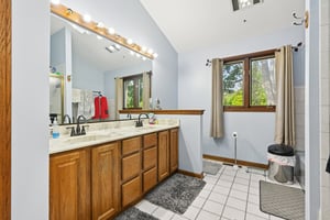 Ridgeview Dr-S0210-030.jpg