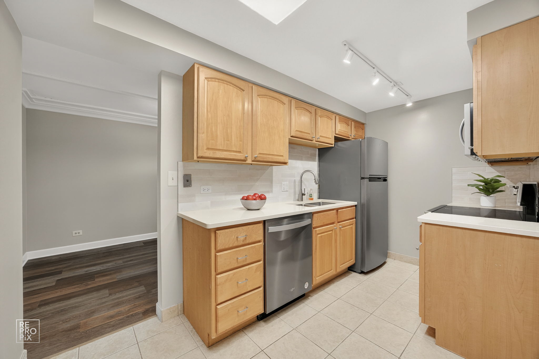  2066 St Johns Ave 301, Highland Park, IL 60035_003