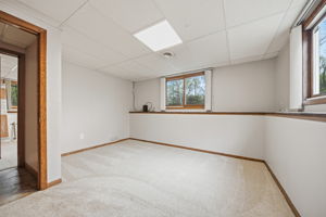  Photo 33