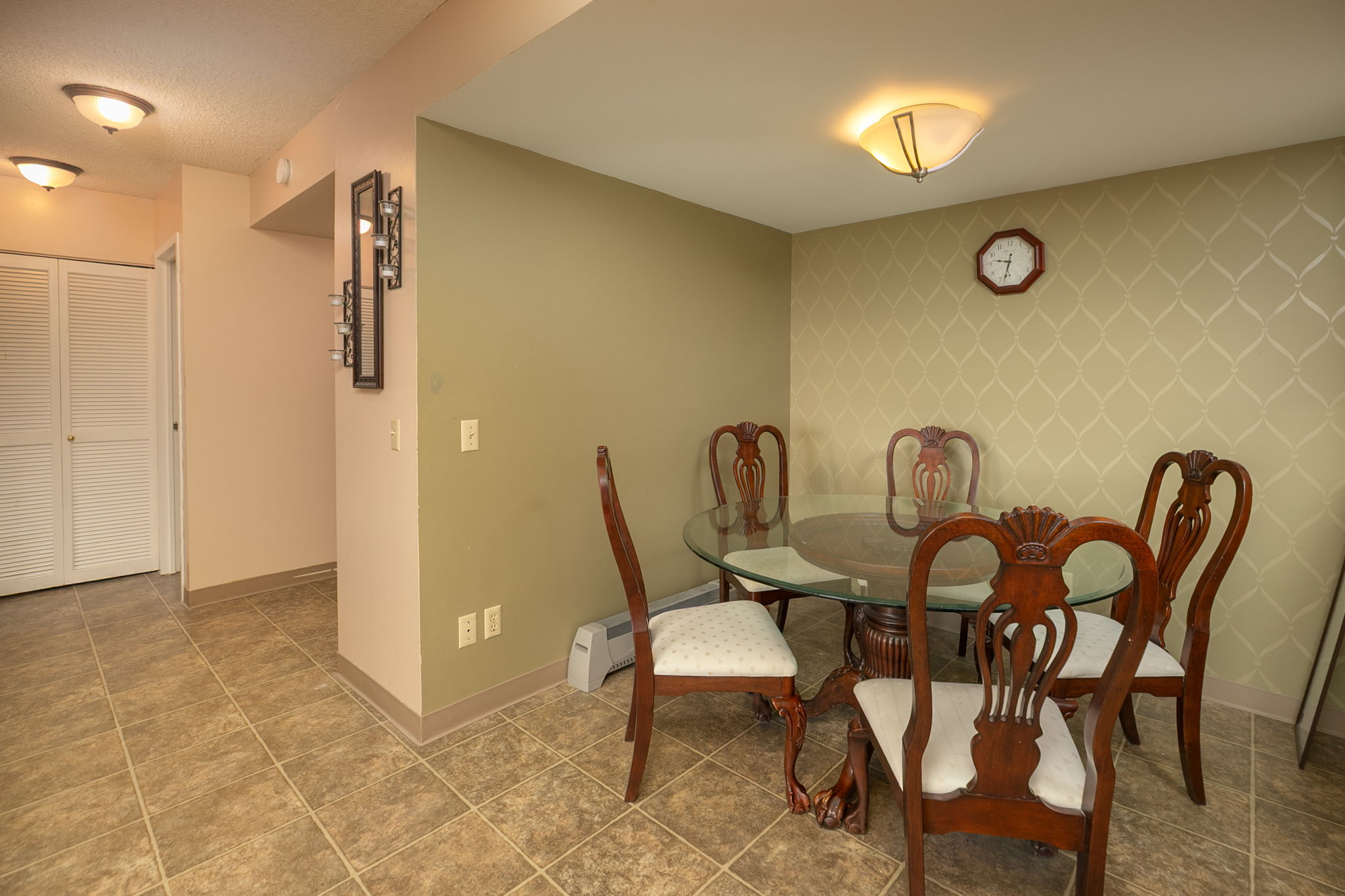 05-Dining Room