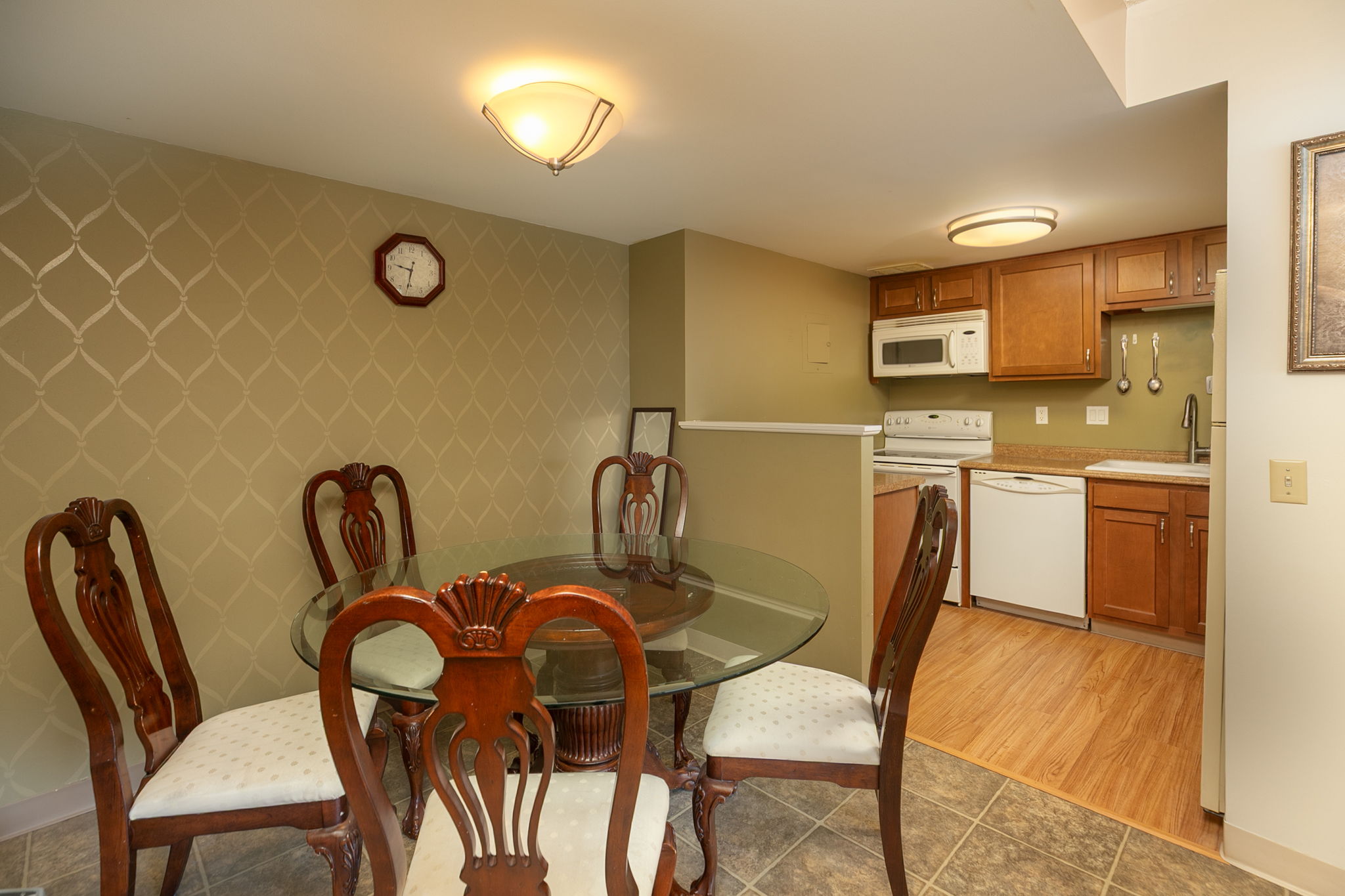 06-Dining Room