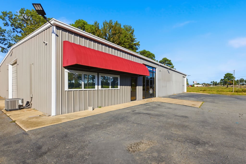 Commercial real estate media in Beebe, Arkansas by Avery & Bryant