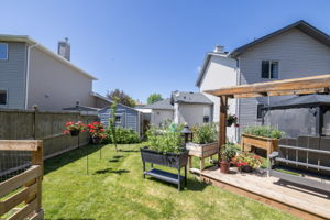 207 Canoe Dr SW, Airdrie, AB T4B 2N8, Canada Photo 78