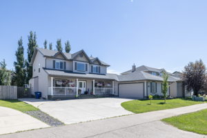 207 Canoe Dr SW, Airdrie, AB T4B 2N8, Canada Photo 0