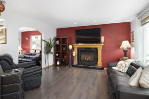 207 Canoe Dr SW, Airdrie, AB T4B 2N8, Canada Photo 6