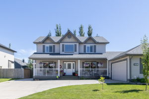 207 Canoe Dr SW, Airdrie, AB T4B 2N8, Canada Photo 2