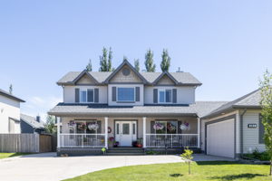 207 Canoe Dr SW, Airdrie, AB T4B 2N8, Canada Photo 1